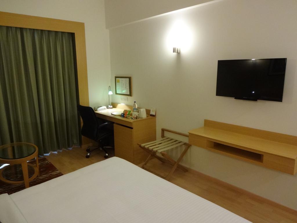 Lemon Tree Hotel, Gachibowli, Hyderabad Exteriör bild