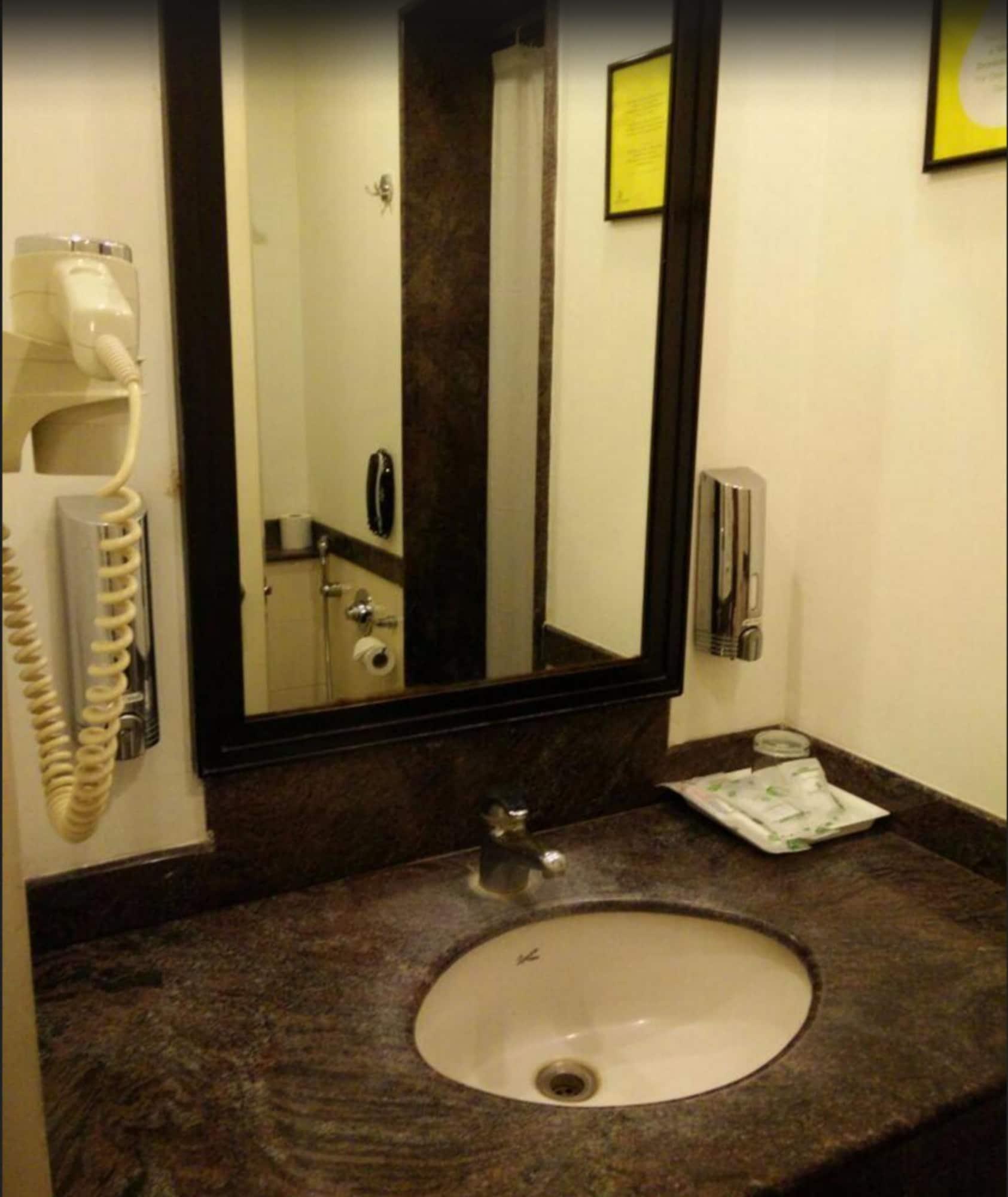Lemon Tree Hotel, Gachibowli, Hyderabad Exteriör bild