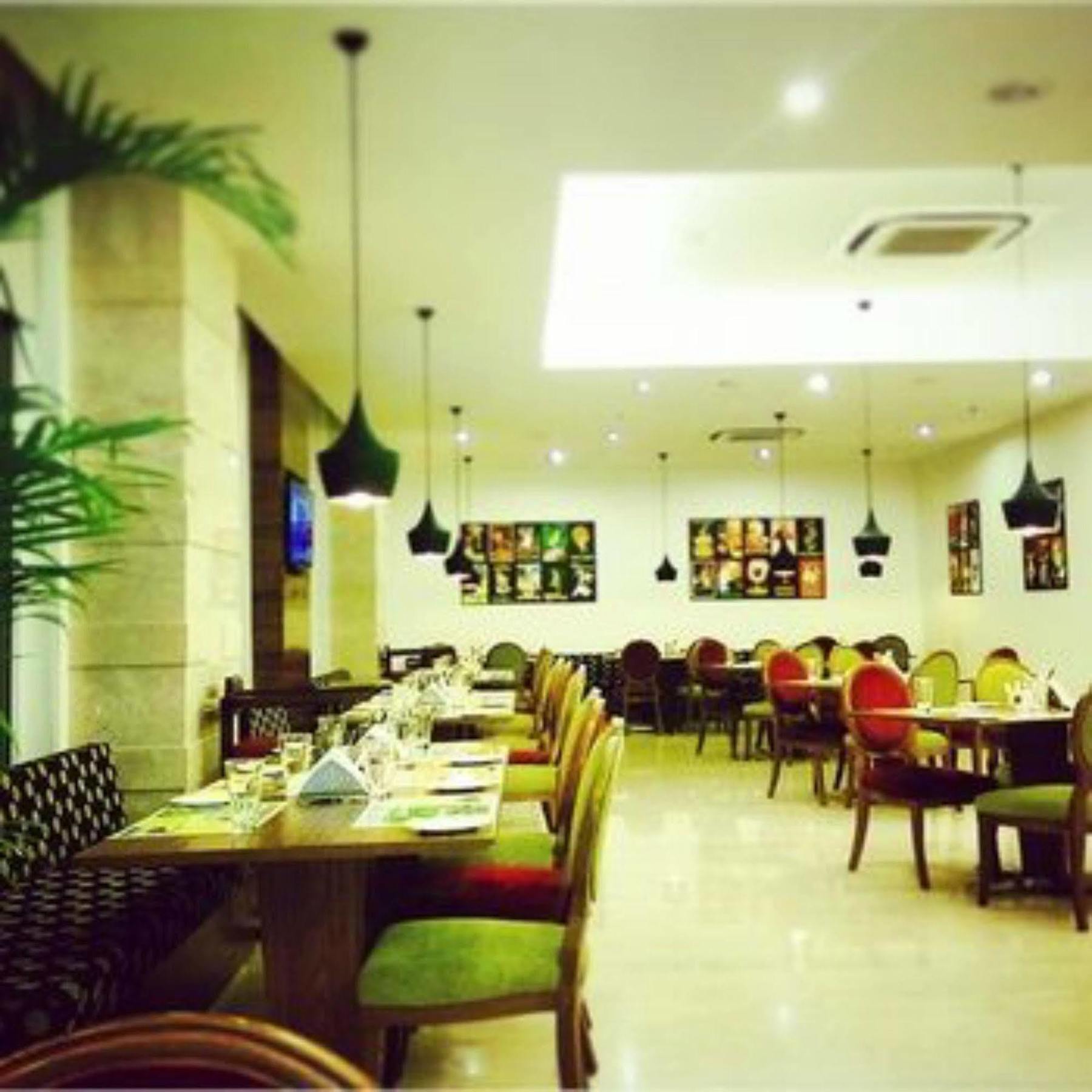 Lemon Tree Hotel, Gachibowli, Hyderabad Exteriör bild