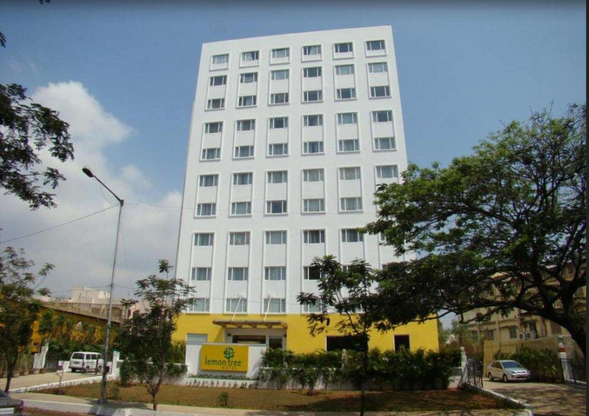 Lemon Tree Hotel, Gachibowli, Hyderabad Exteriör bild